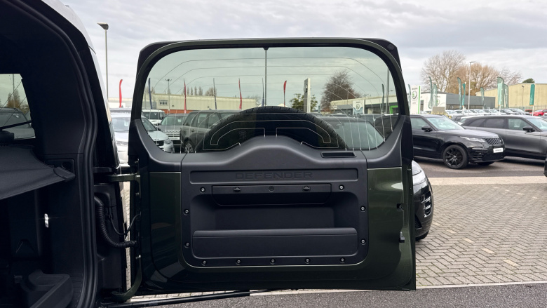 Land Rover Defender 3.0 D250 X-Dynamic SE 90 3dr Auto Diesel Estate